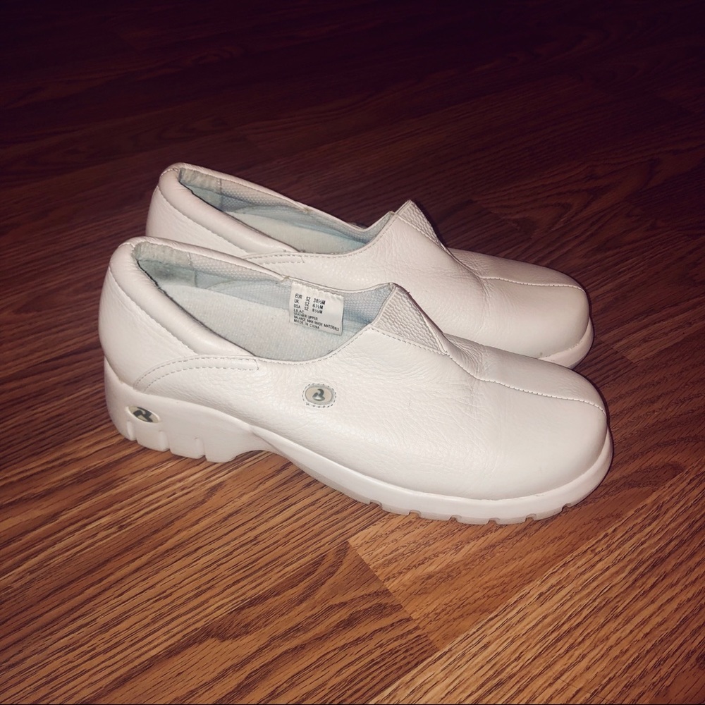 Women’s klogs